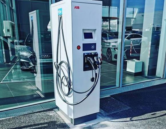 Bornes de recharge pour véhicules électriques aux concessions du Groupe Carepolis de Puget-sur-Argens