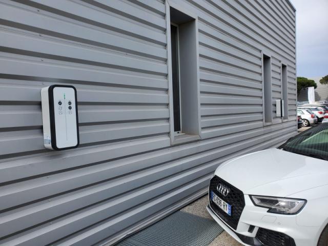 Pose de bornes électriques chez CAREPOLIS (Volkswagen et Audi)