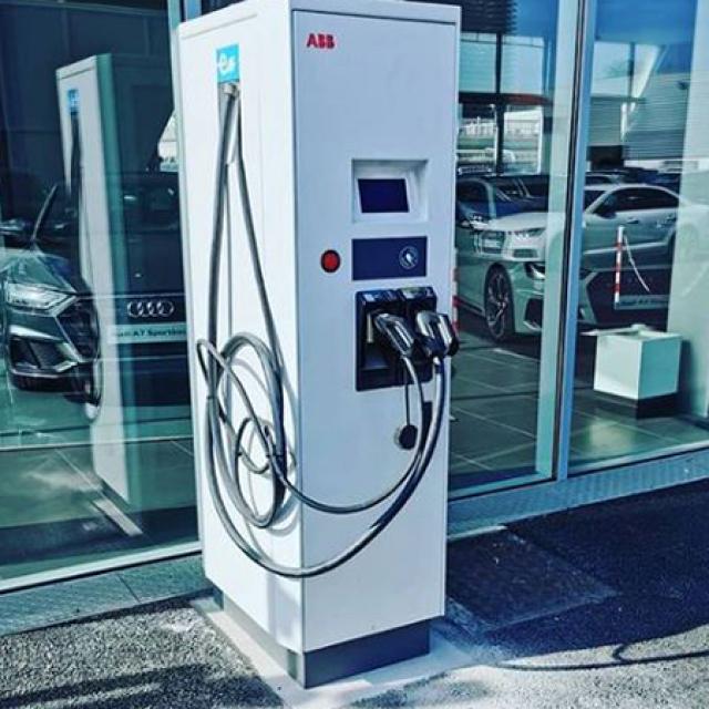Bornes de recharge pour véhicules électriques aux concessions du Groupe Carepolis de Puget-sur-Argens